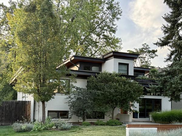 220 N Grape St, Denver, CO