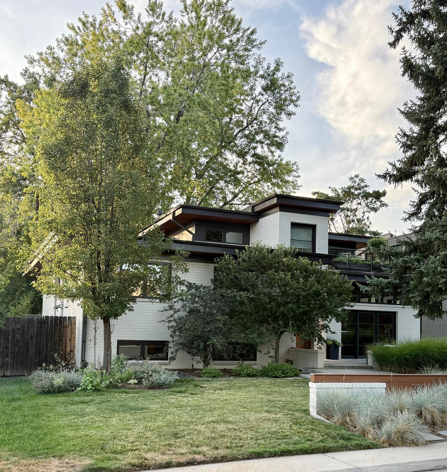 220 N Grape St, Denver, CO