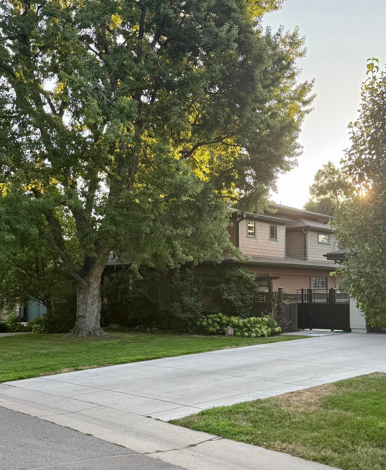 30 N Ivanhoe St, Denver, CO