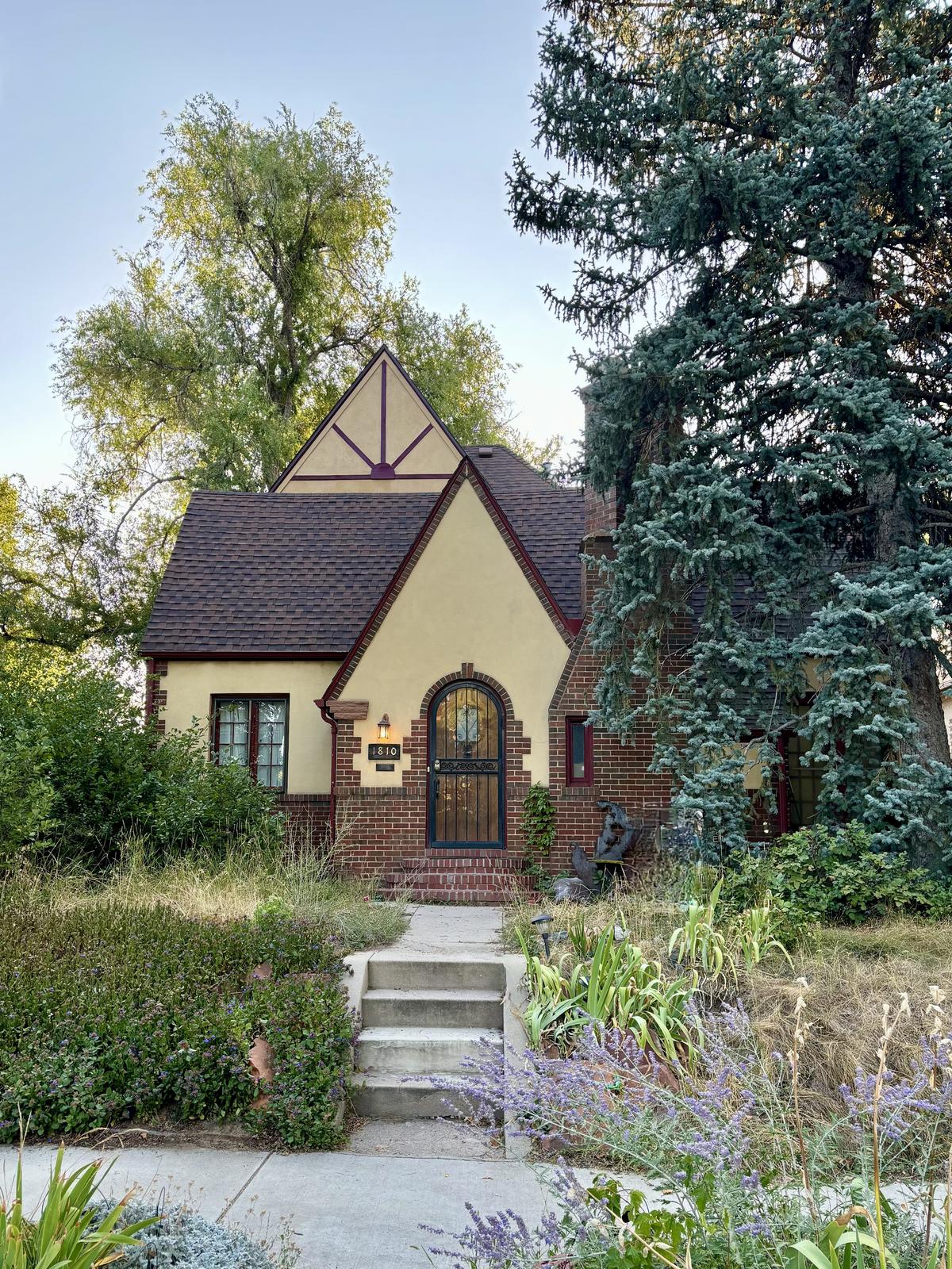 1810 Albion St, Denver, CO