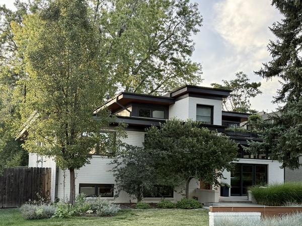 220 N Grape St, Denver, CO