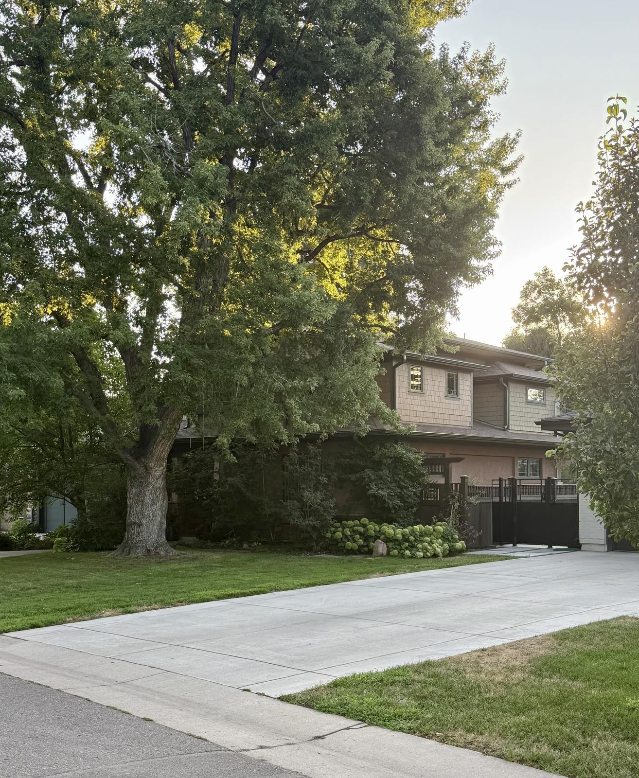 30 N Ivanhoe St, Denver, CO