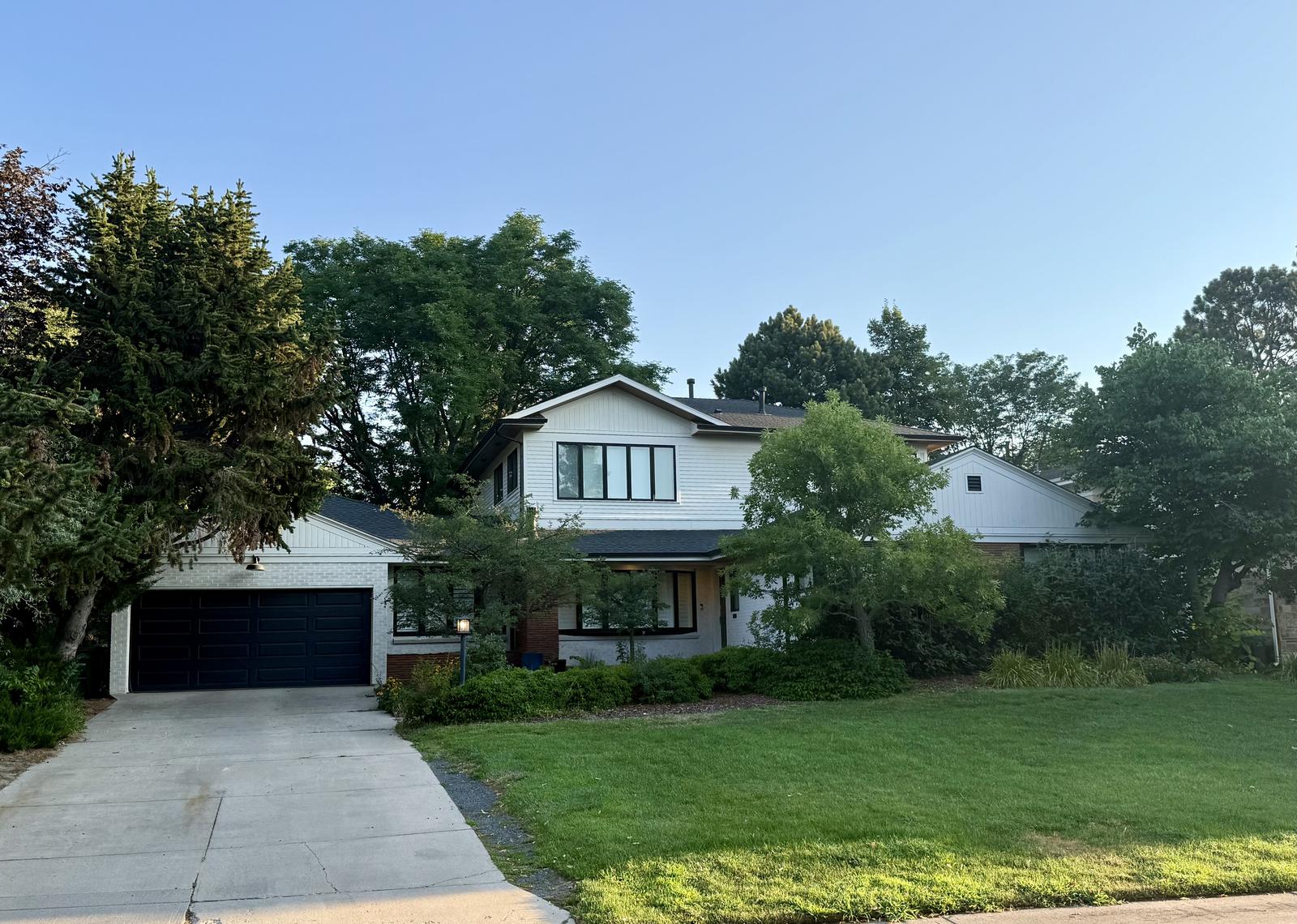 6025 E 1st Ave, Denver, CO